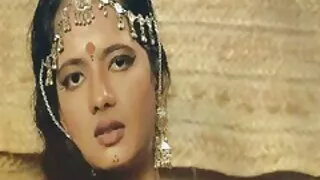 परिपक्व dildo मा कैम, भरने यो गहिरो उनको बिल्ली मा