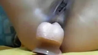 युवा गोरा Fucks स्ट्रैपआन परिपक्व श्यामा