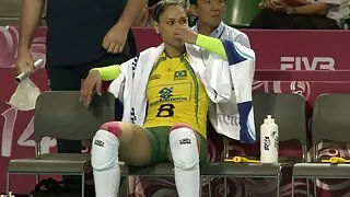 स्कीनी समलैंगिकों चाट बिल्ली र एक मित्र संग कमबख्त