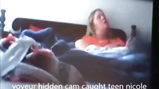 डाक्टरले योनि मैथुनले रूसी मूलको केटीलाई गडबड गर्यो जो उसलाई आए