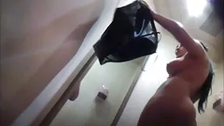 पति मोजा मा आफ्नो प्रिय को दृष्टि द्वारा उत्साहित मिल्यो र गुदा मा आफ्नो पत्नी कडा गडबड