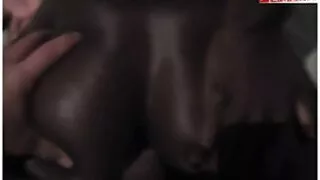 यार मोजा मार्फत ठूलो स्तन संग नग्न गोरा बिल्ली चाट्छ