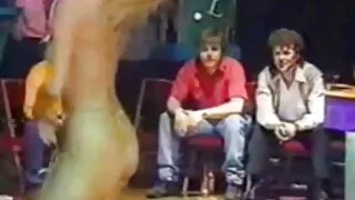 पुरुषलाई यो जीवनमा केही चाहिँदैन, केवल एक जवान पत्नीसँग सेक्स गर्नुहोस्