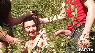 यो मसाज पछि, केटी गधा मा उनको बकवास गर्न काले मालिश सोधे