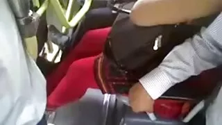 केटी एक रबर कुखुरा संग उनको गधा फैलिएको