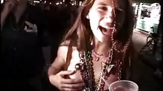 नग्न रूसी परिपक्व श्यामा एक मान्छे कुखुरा चूसा र दिनुभयो उहाँलाई गुदा