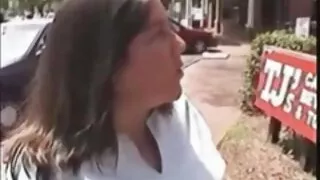 तातो त्रिगुट को एक मजबूत पुरुष र एक जोडी को पातलो कुतिया