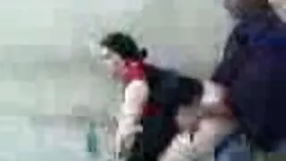 प्रेमी बकवास रूसी गोरा लागि पैसा, अनुहार मा सह